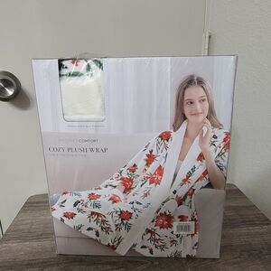 Premier Comfort Floral Plush Robe - White with Red Accents